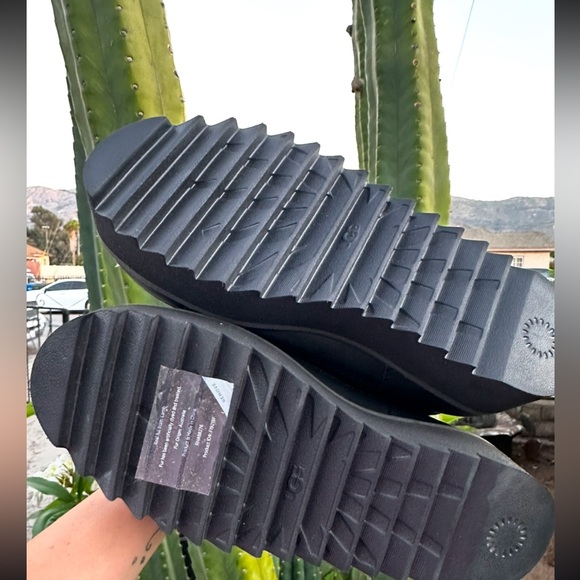 UGG CLASSIC MOTO PUNK MINI BLACK BOMBER SUEDE PLATFORM ANKLE BOOTS SIZE 6 WOMEN - Picture 6 of 6